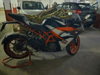 Orange KTM RC 390
