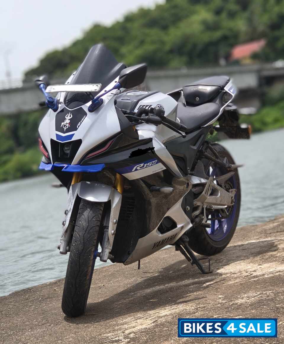 Silver, Black Yamaha R15M Silver, Black Yamaha R15M