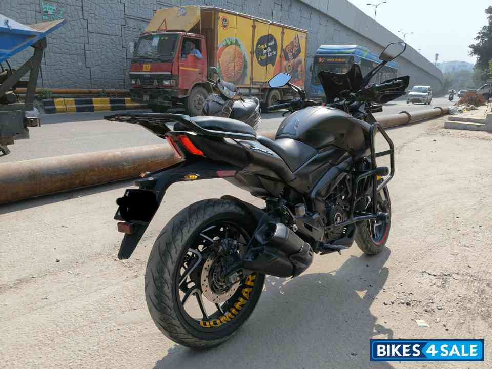Matt Black Bajaj Dominar 400 ABS BS6 Matt Black Bajaj Dominar 400 ABS BS6