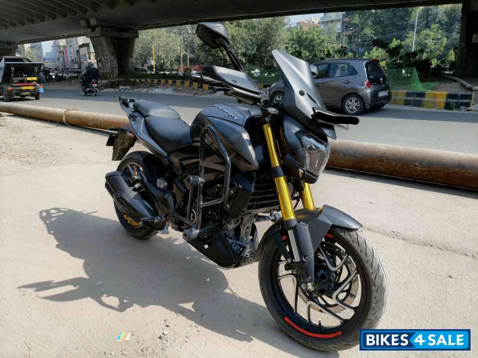 Matt Black Bajaj Dominar 400 ABS BS6 Matt Black Bajaj Dominar 400 ABS BS6