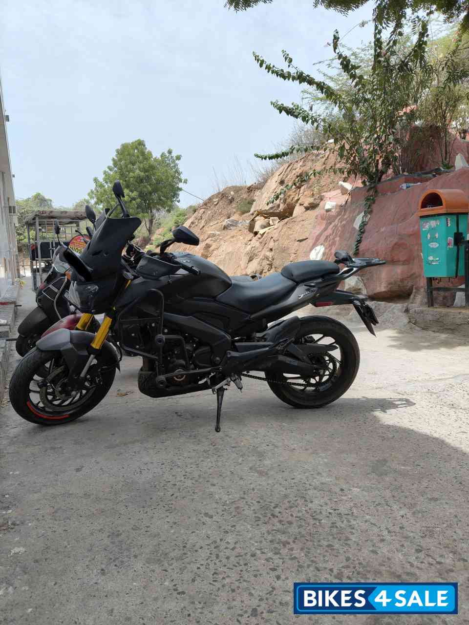 Matt Black Bajaj Dominar 400 ABS BS6 Matt Black Bajaj Dominar 400 ABS BS6