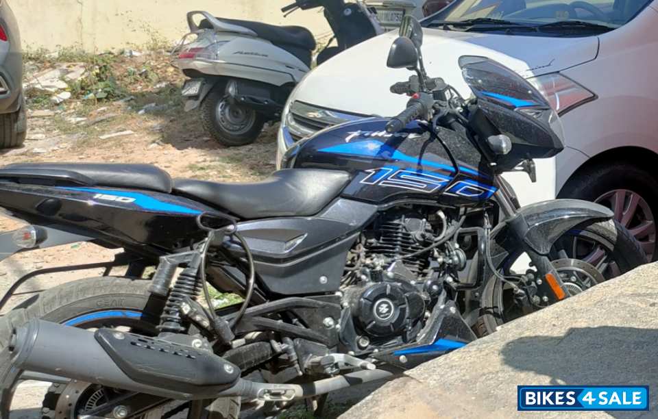 Bajaj Pulsar 150 Twin Disc BS6 Bajaj Pulsar 150 Twin Disc BS6