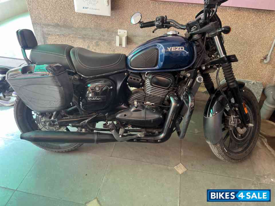 Steel Blue Yezdi Roadster Dark