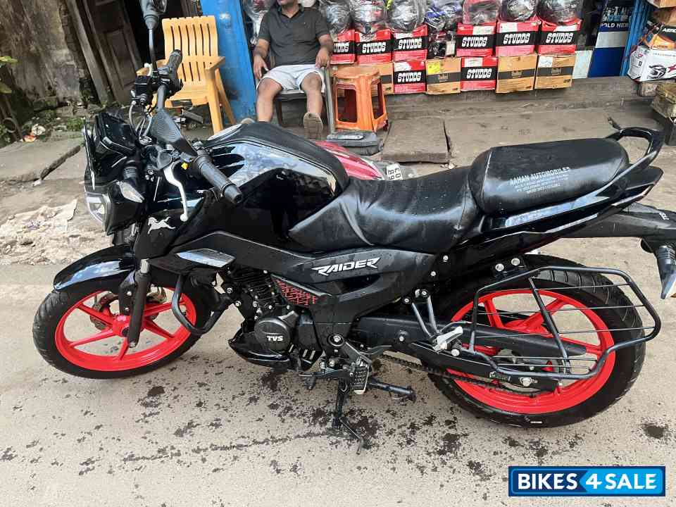 TVS Raider iGO