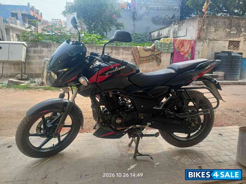 Bajaj Pulsar 125 Carbon Fibre Disc Split Seat