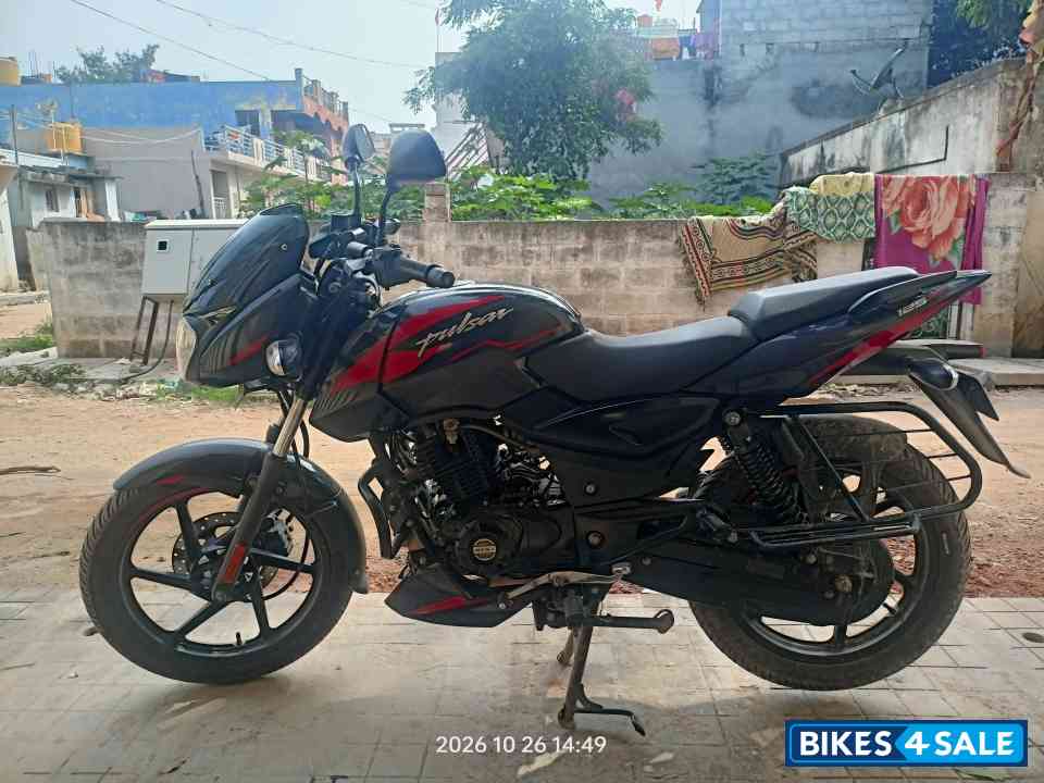 Bajaj Pulsar 125 Carbon Fibre Disc Split Seat