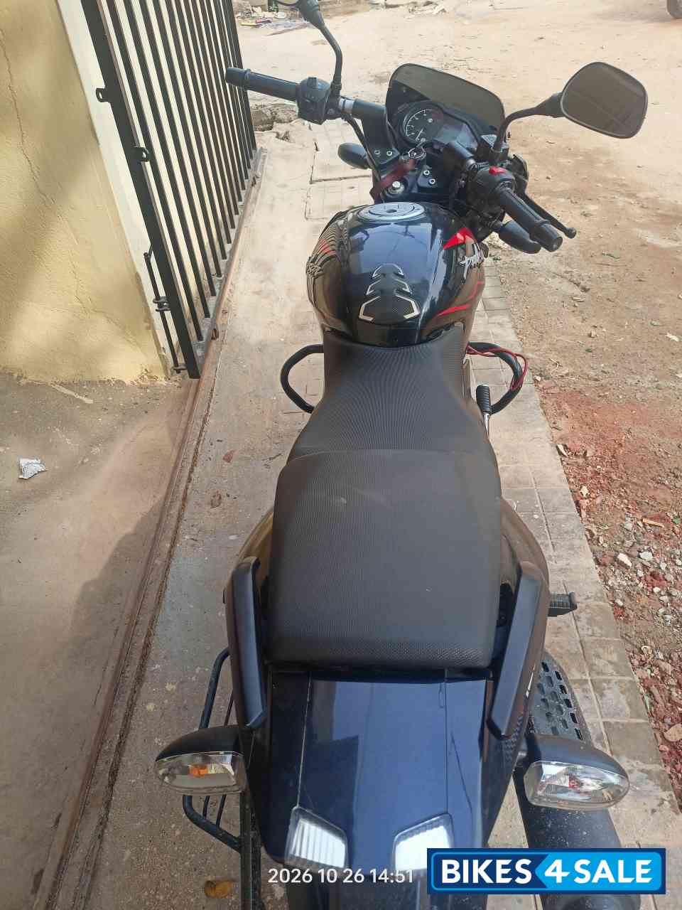 Bajaj Pulsar 125 Carbon Fibre Disc Split Seat