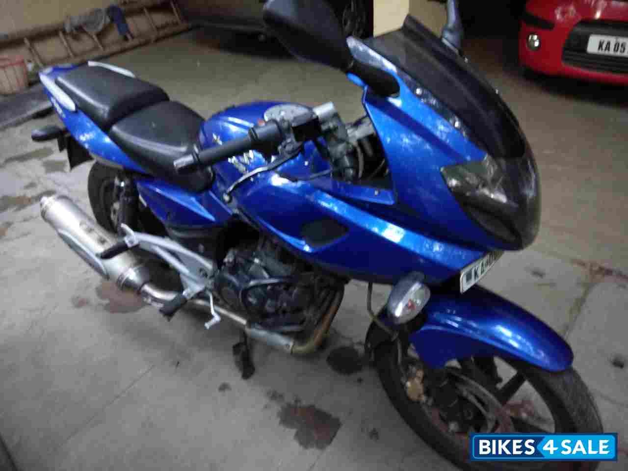 Blue Bajaj Pulsar 220F