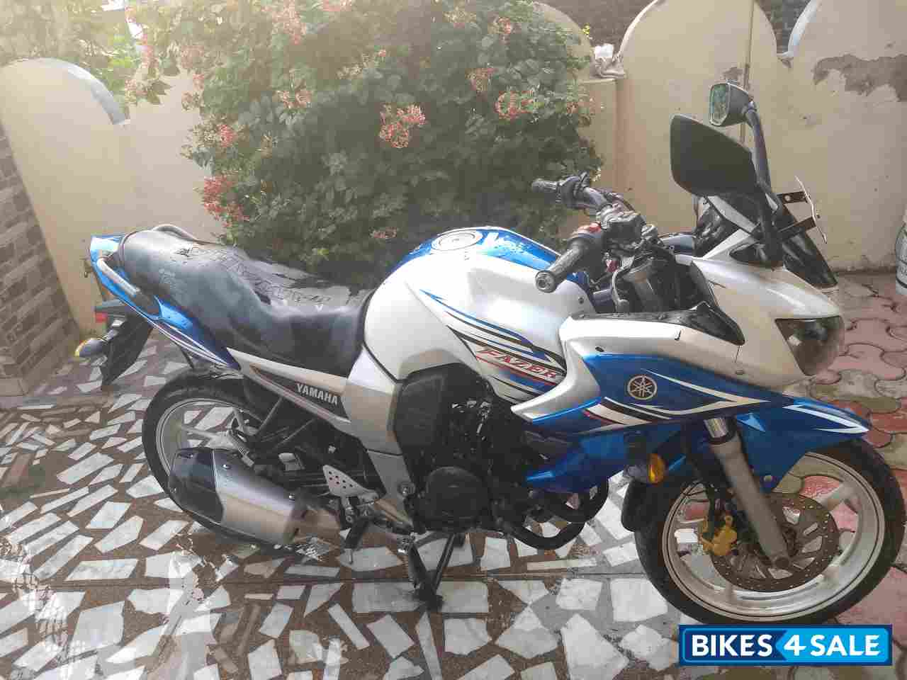 White And Blue Yamaha Fazer