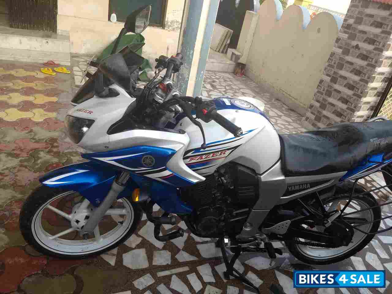 White And Blue Yamaha Fazer
