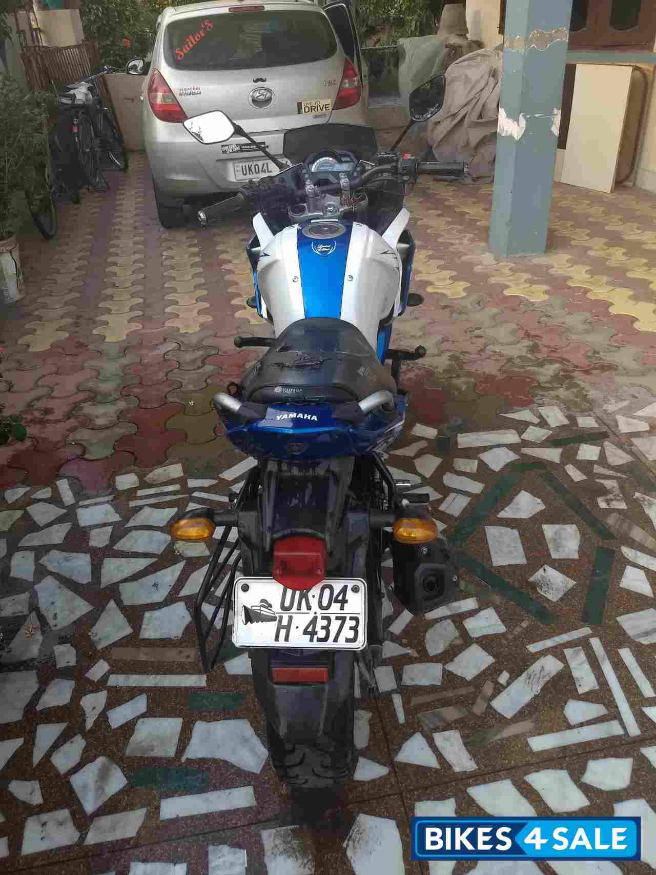 White And Blue Yamaha Fazer