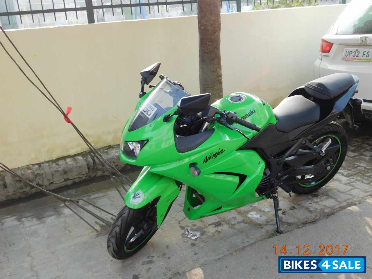 Green Kawasaki Ninja 250R
