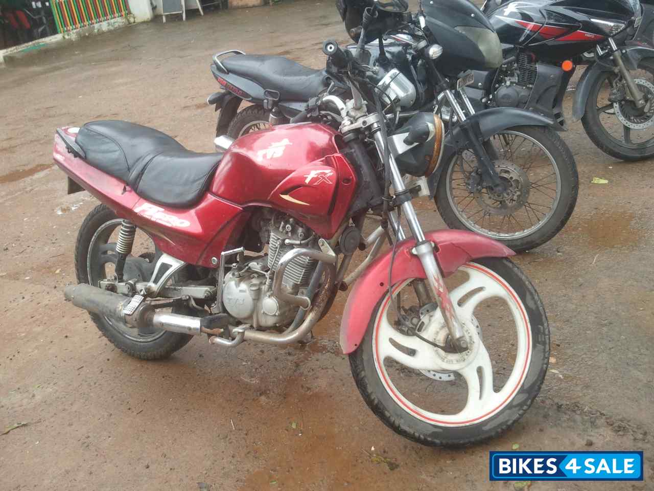 Red TVS Fiero FX