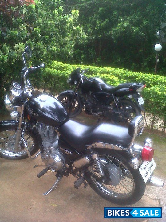 Black Royal Enfield Thunderbird TwinSpark 350