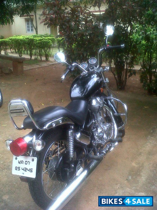 Black Royal Enfield Thunderbird TwinSpark 350 Black Royal Enfield Thunderbird TwinSpark 350