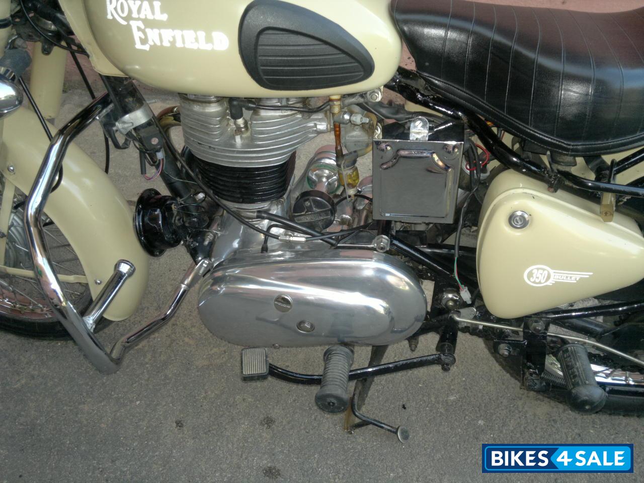 Sand Royal Enfield Vintage 1976