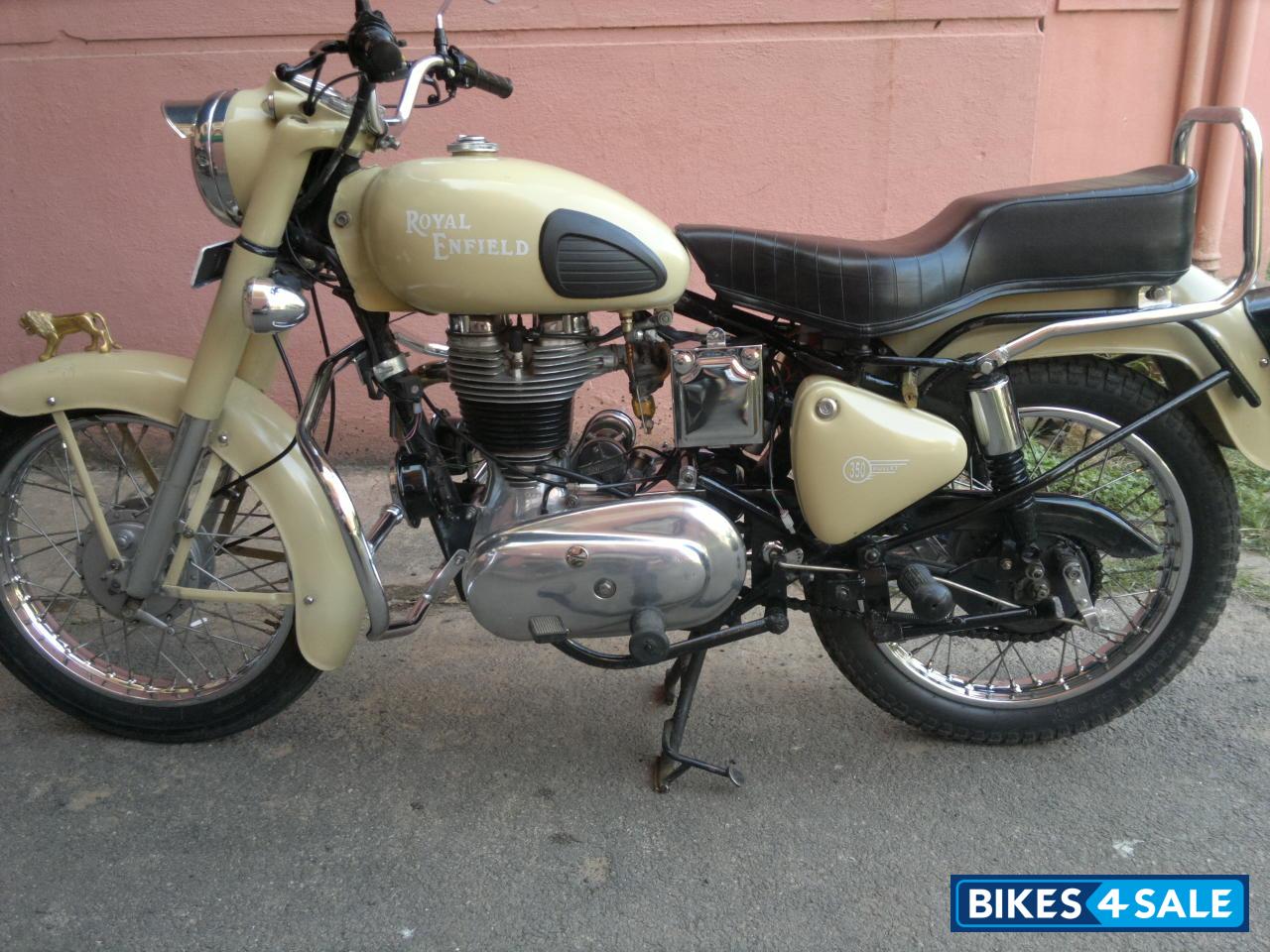 Sand Royal Enfield Vintage 1976