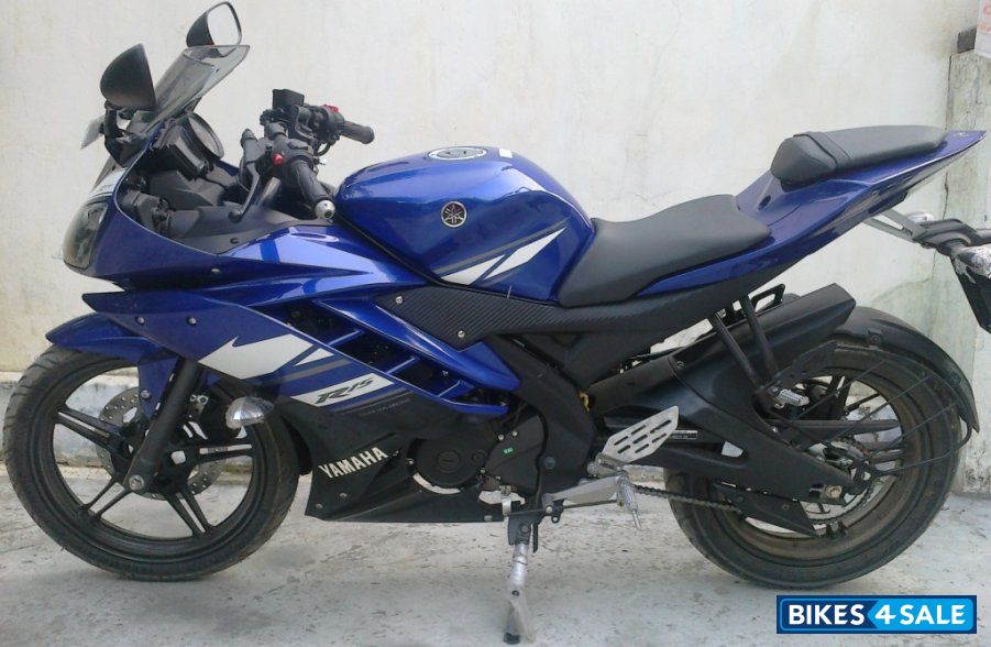 Blue Yamaha YZF R15 V2
