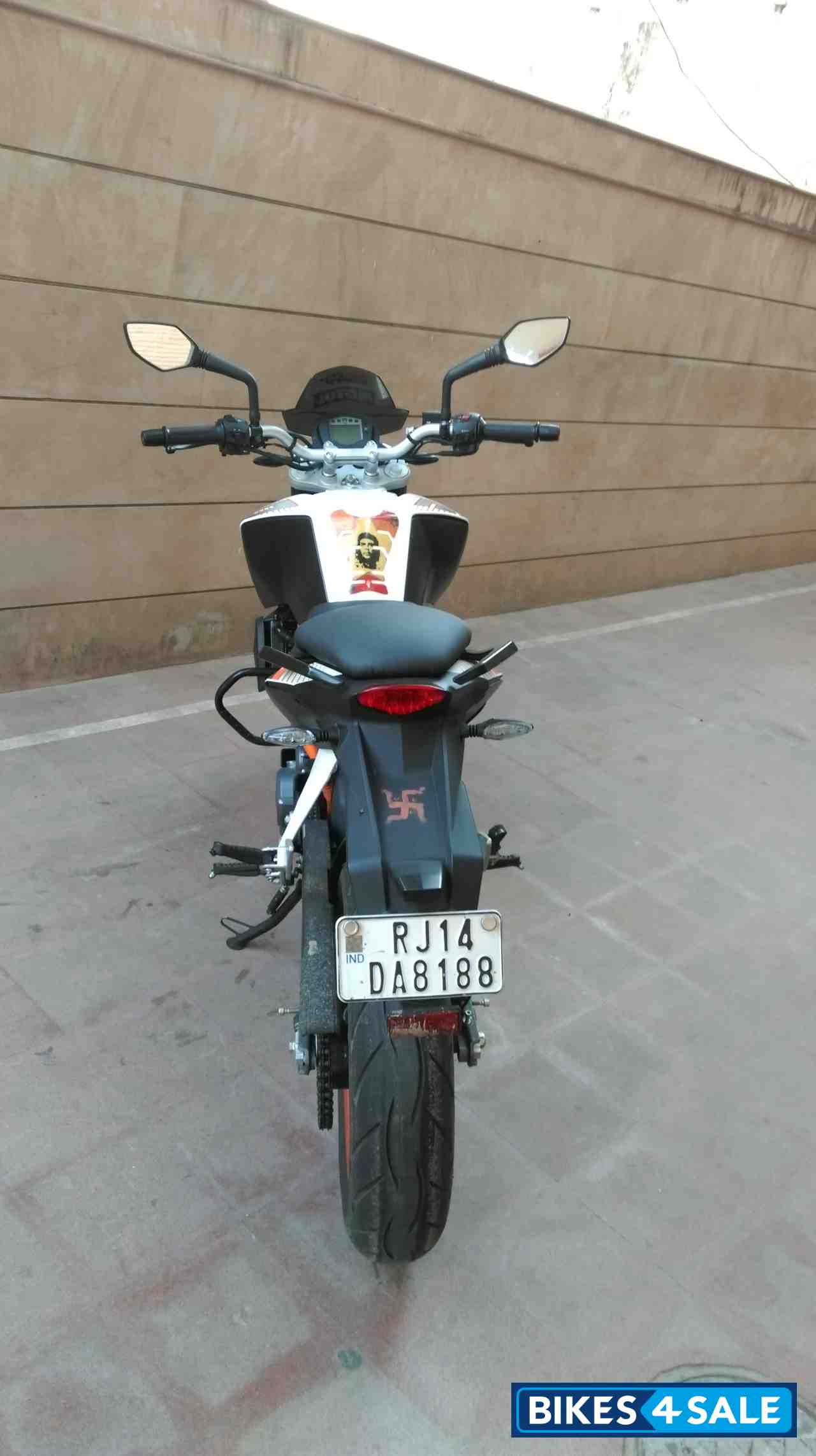 Used 2013 model KTM Duke 390 for sale in Jaipur. ID 115711. White