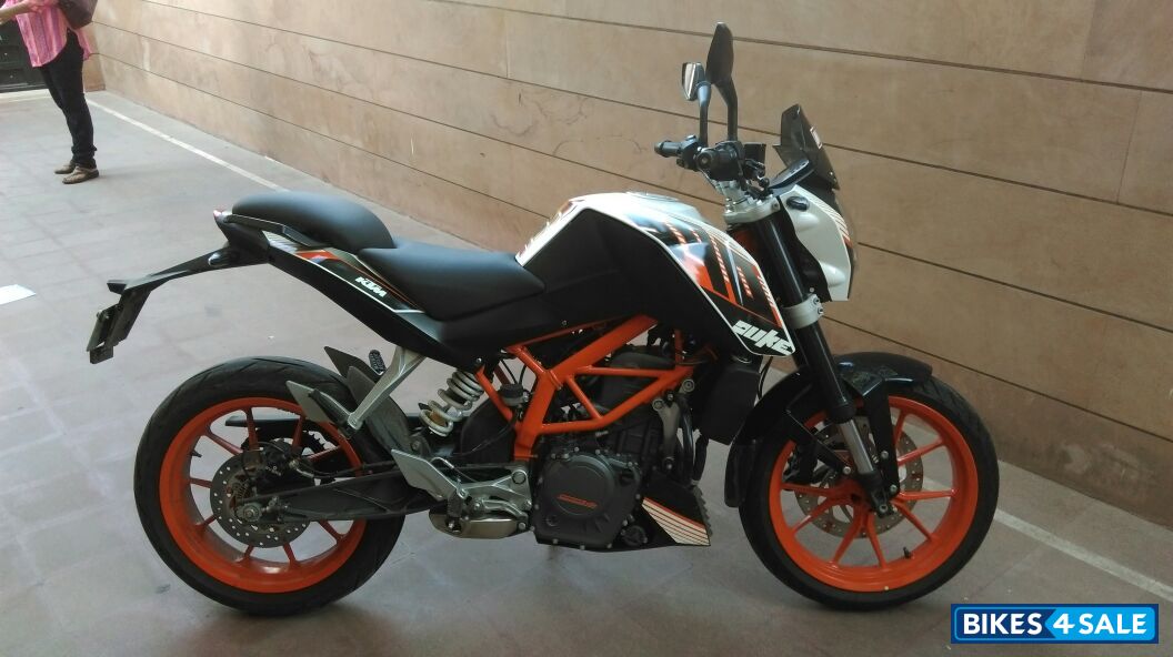 Used 2013 model KTM Duke 390 for sale in Jaipur. ID 115711. White