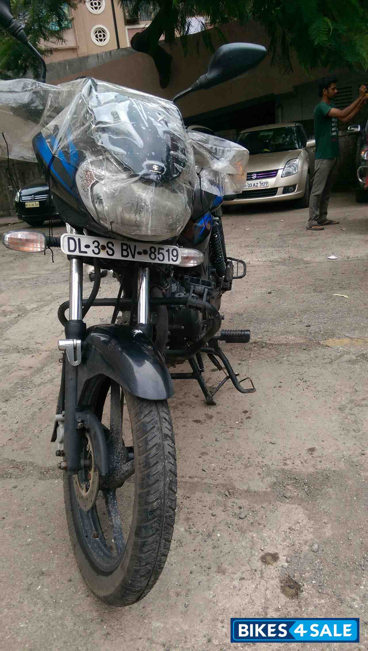 Blue Bajaj Discover DTSi 125