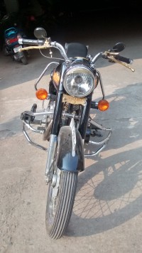 Jet Black Royal Enfield Bullet Machismo 350 Old
