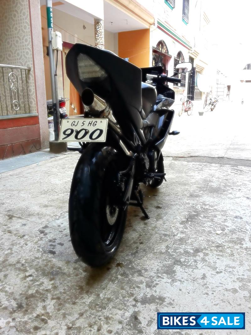 Matte Black Yamaha YZF R15 V2