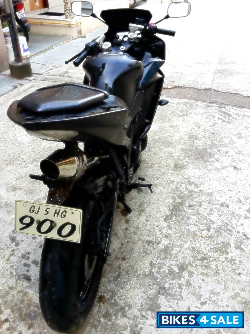 Matte Black Yamaha YZF R15 V2