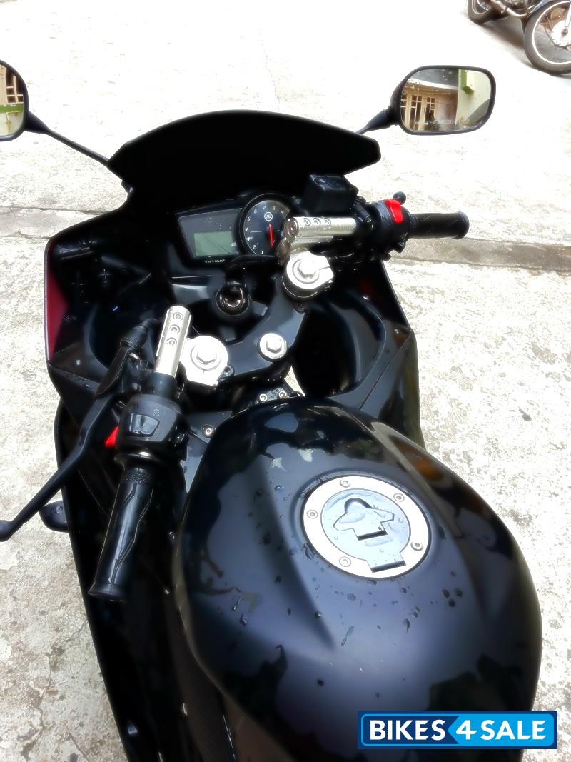 Matte Black Yamaha YZF R15 V2