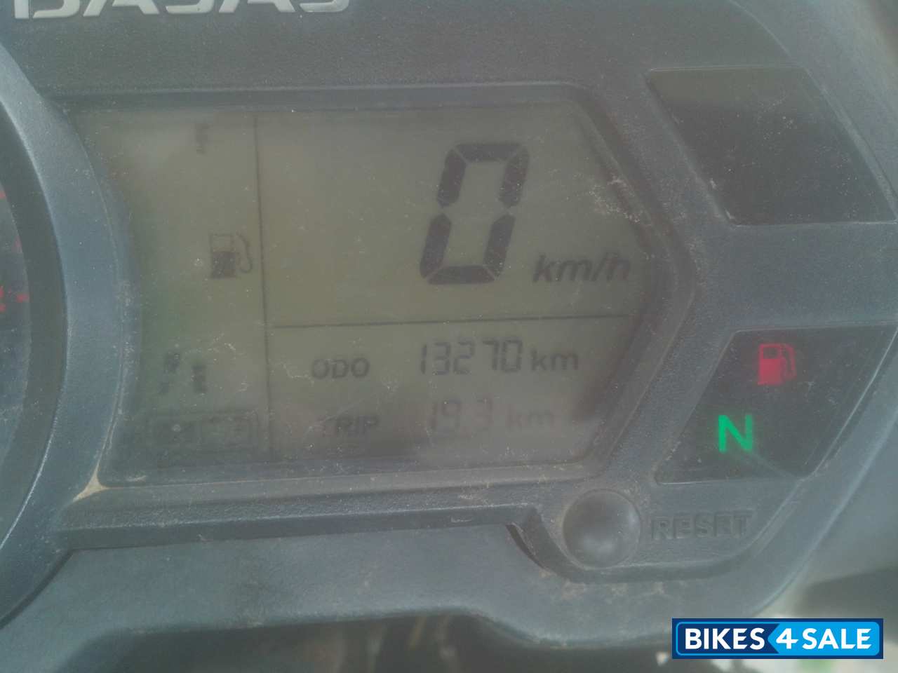 Black+blue Bajaj XCD 135 DTS-Si