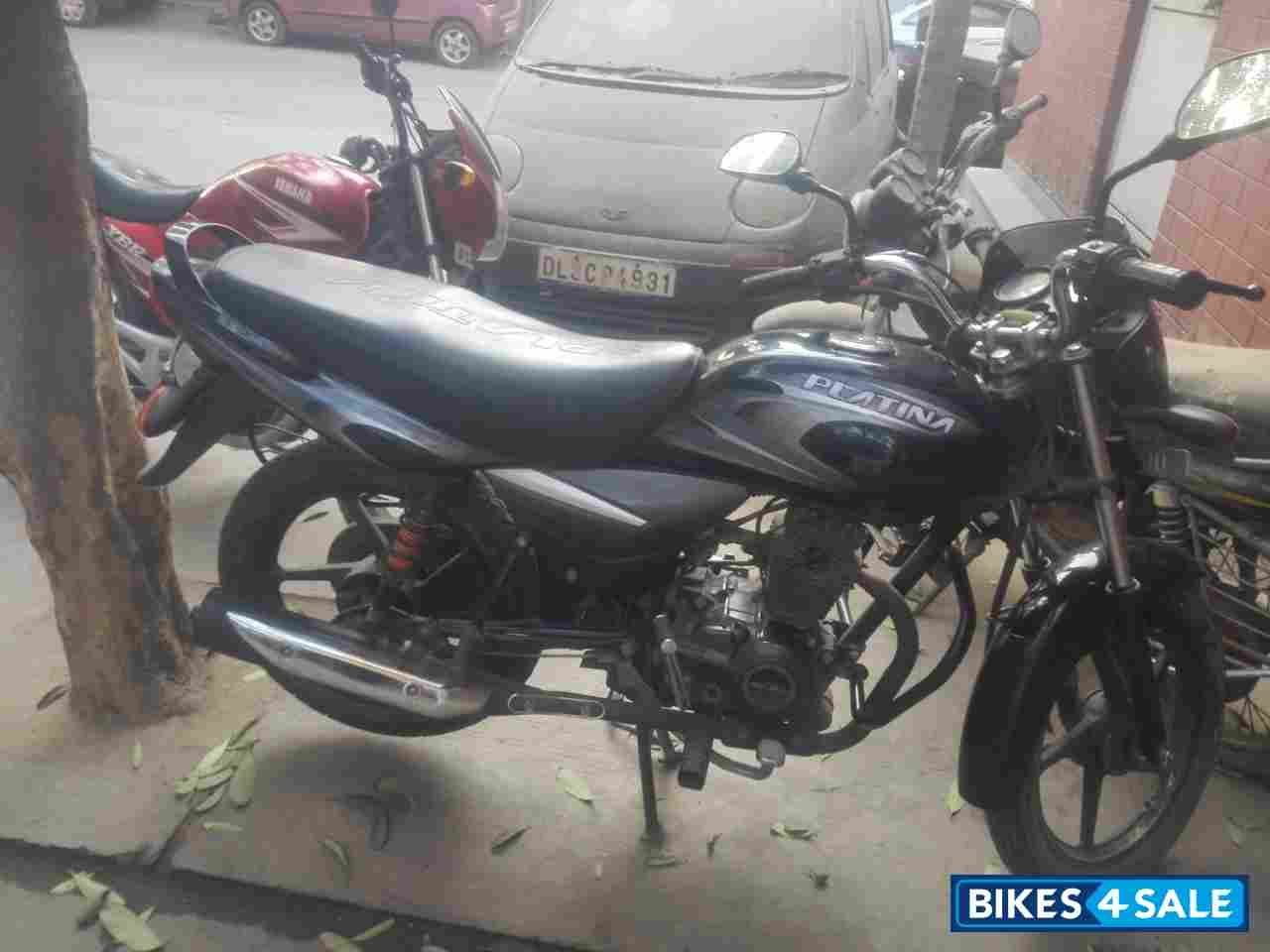 Black Bajaj Platina 100