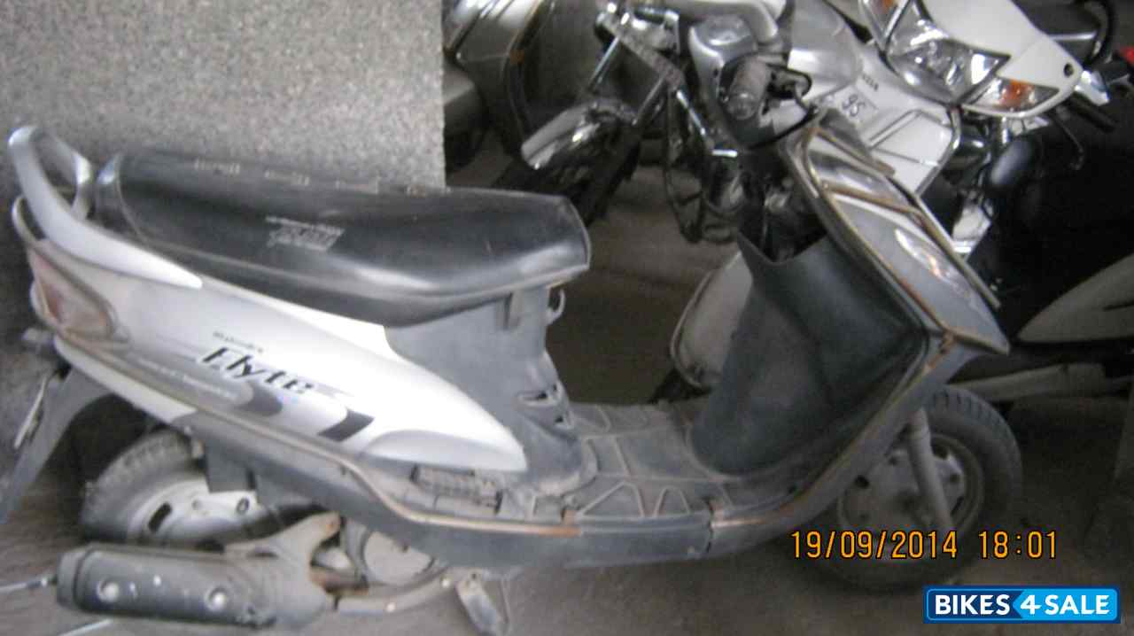 Silver Mahindra Flyte