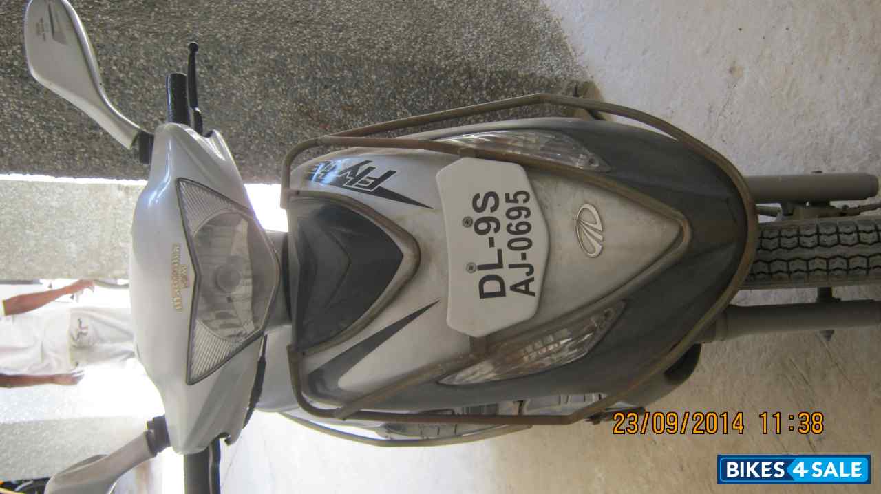 Silver Mahindra Flyte