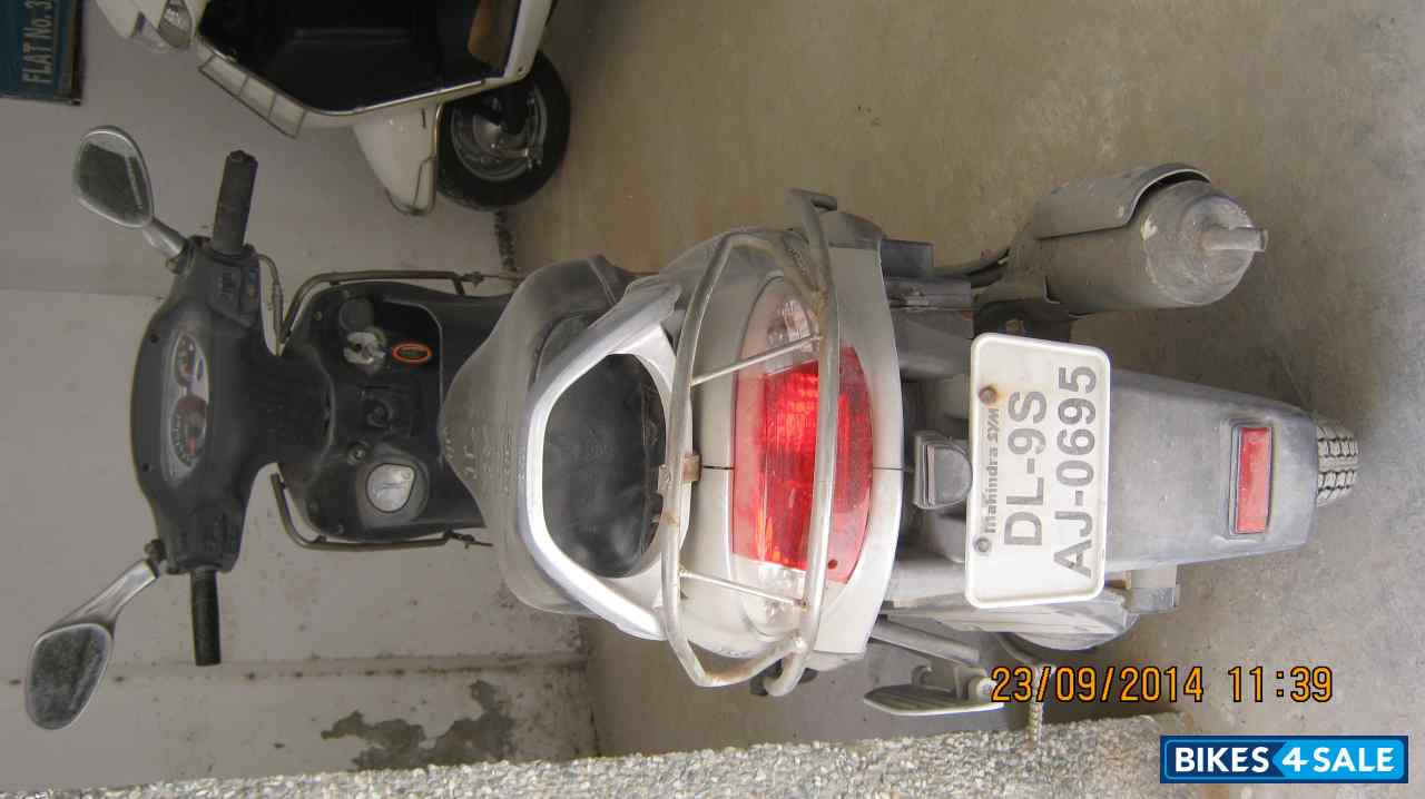 Silver Mahindra Flyte