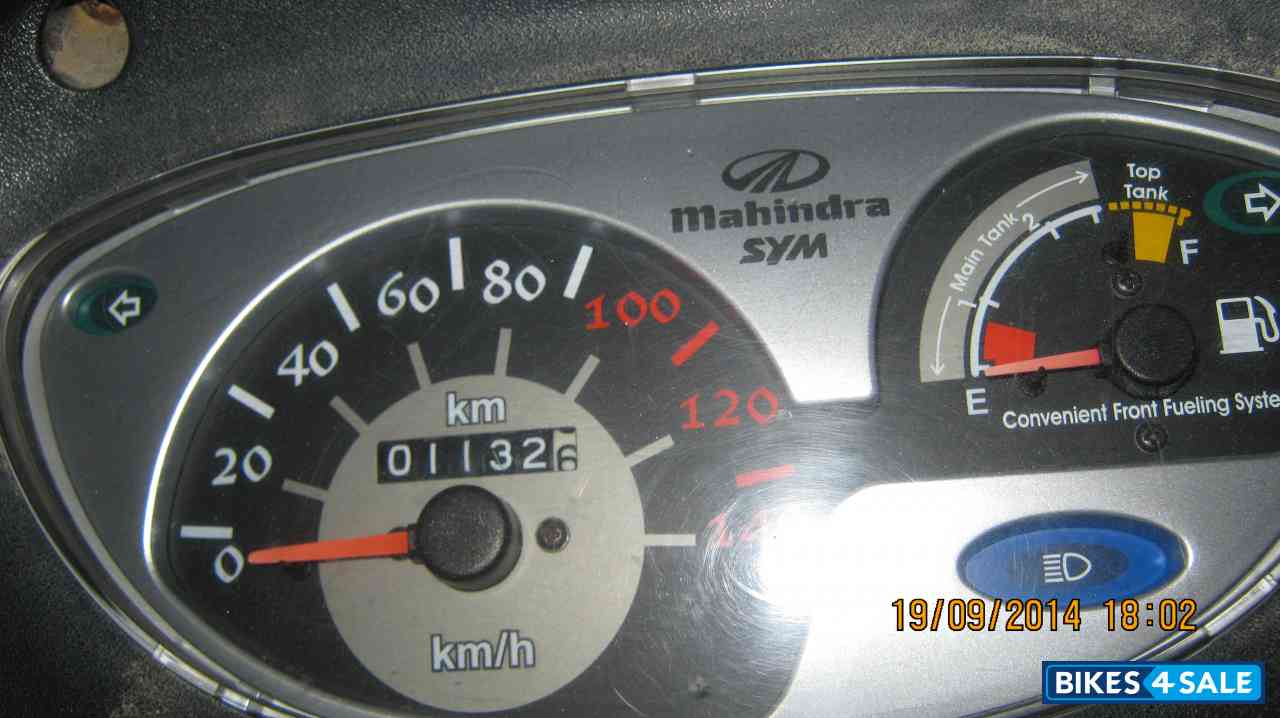 Silver Mahindra Flyte