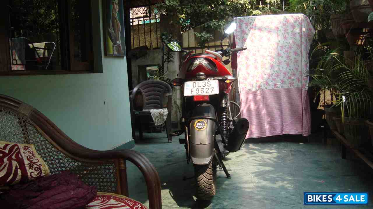 P.red Bajaj Pulsar 135LS
