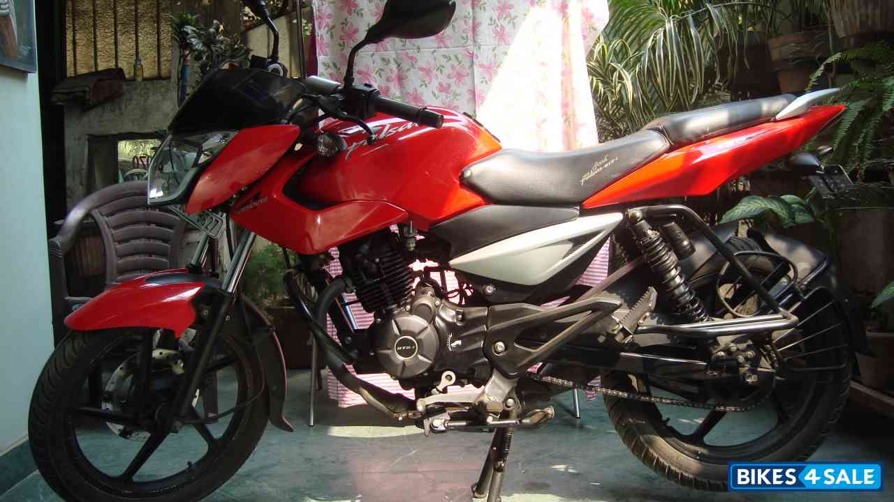 P.red Bajaj Pulsar 135LS