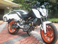 White KTM Duke 200