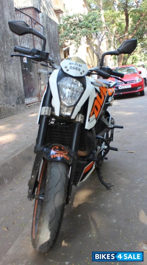 White KTM Duke 200