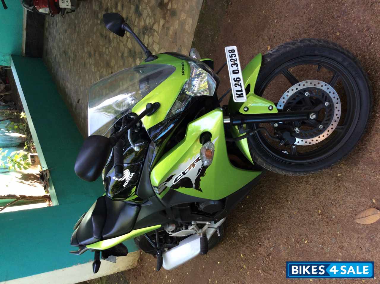 Green Honda CBR 150R