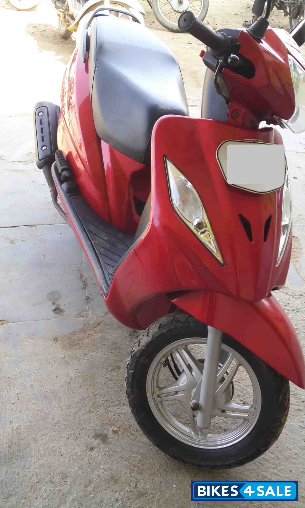 Red TVS Wego