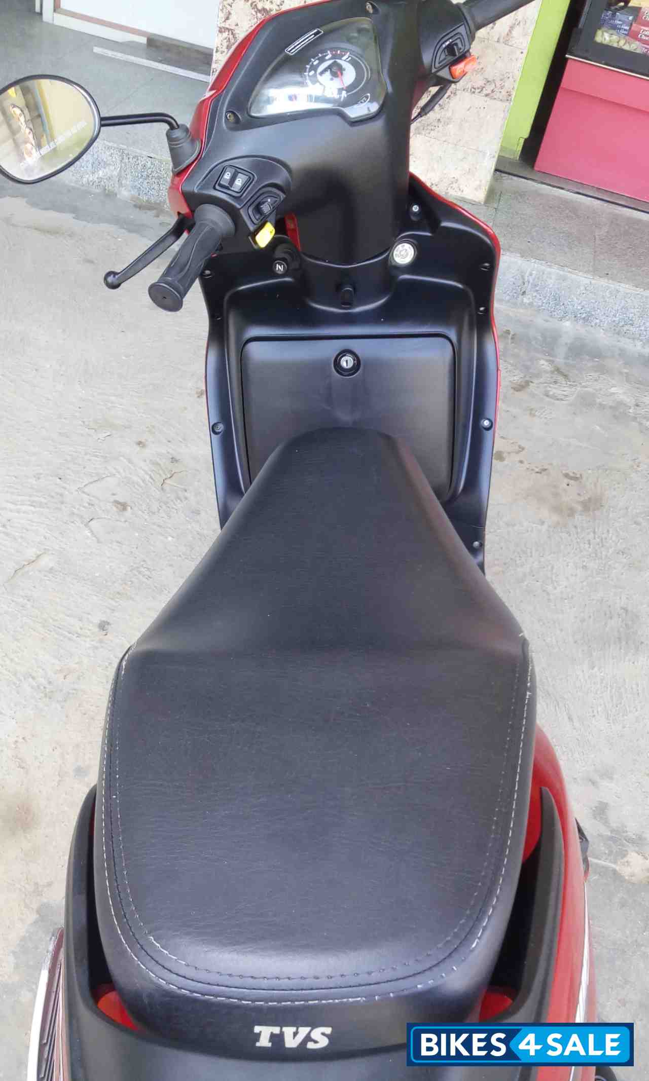 Red TVS Wego