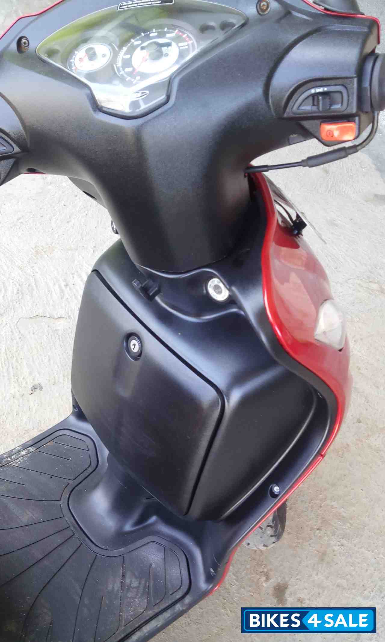 Red TVS Wego
