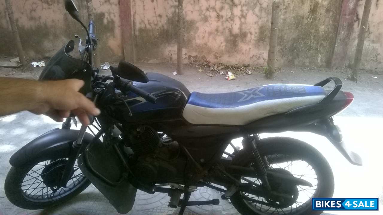 Blue Bajaj Discover DTSi 125