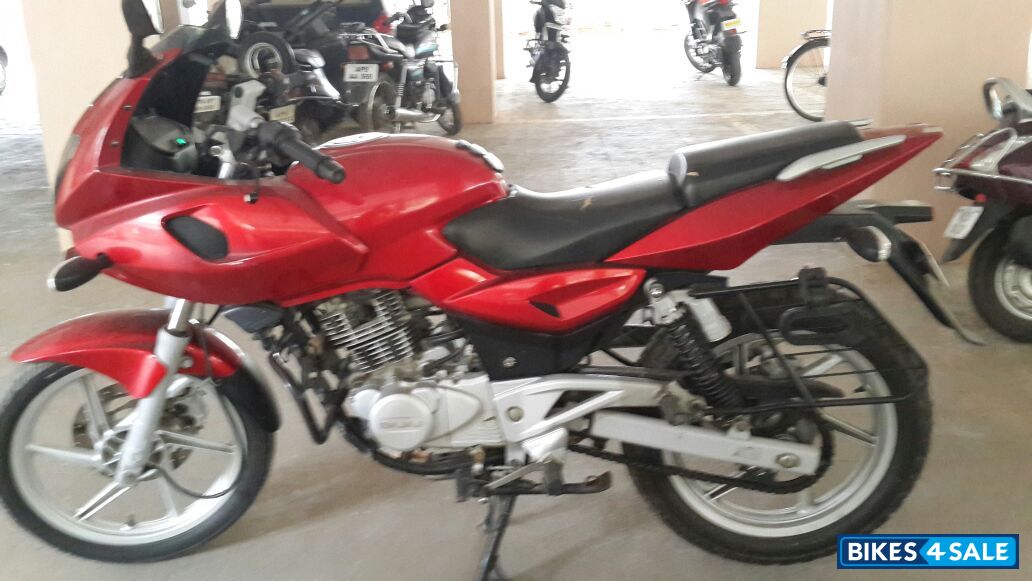Red Bajaj Pulsar 220 DTSFi