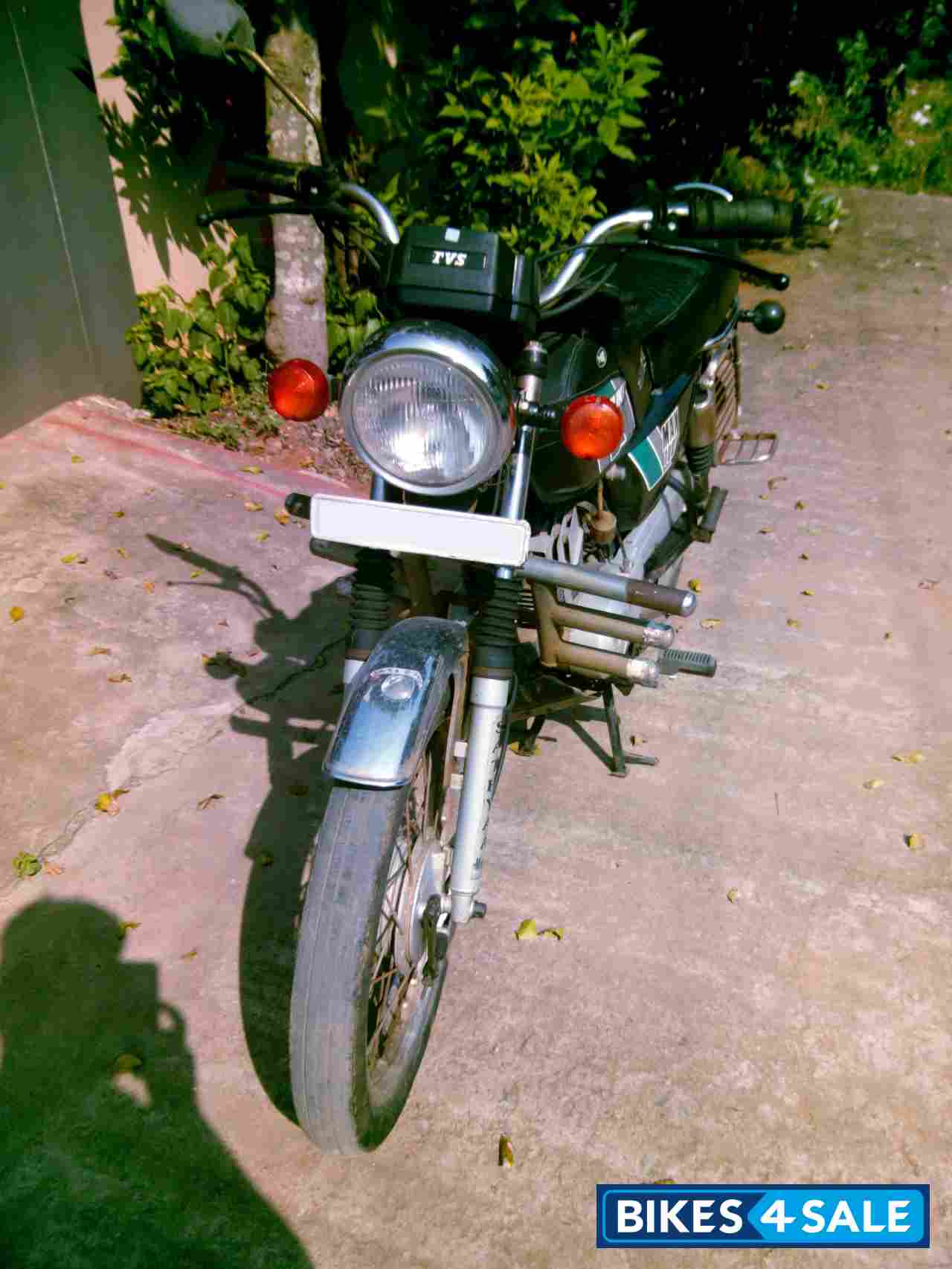 Green TVS MAX 100R Green TVS MAX 100R