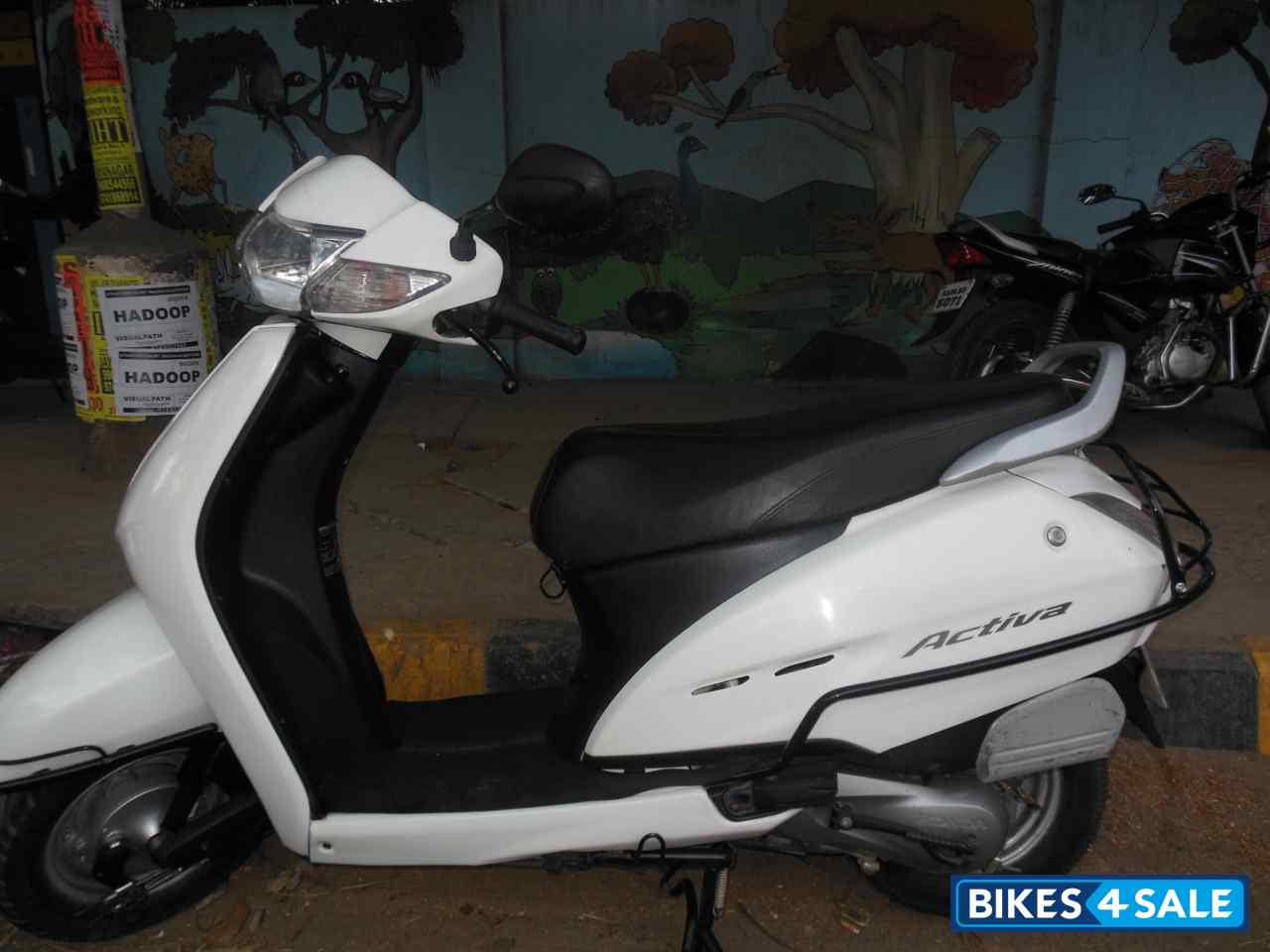 White Honda Activa