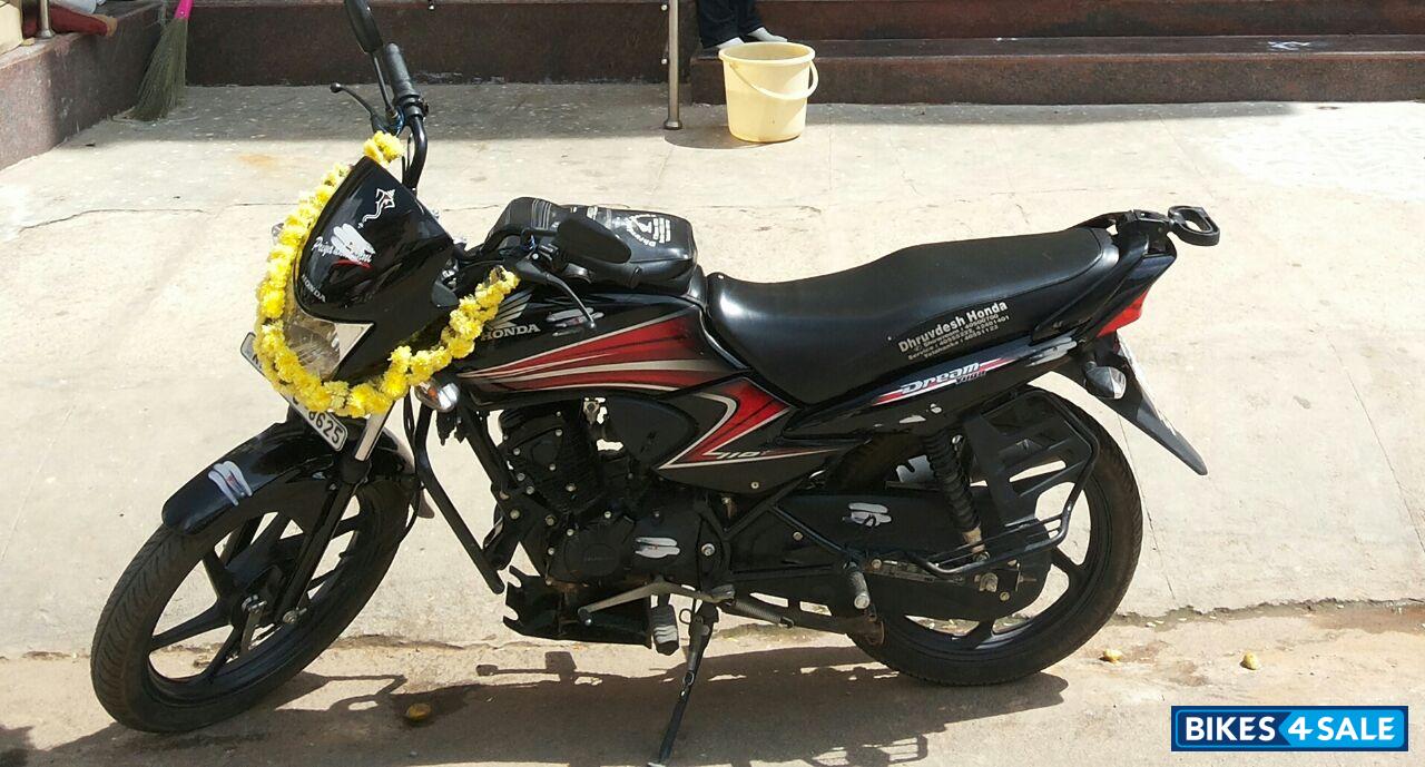 Black Honda Dream Yuga