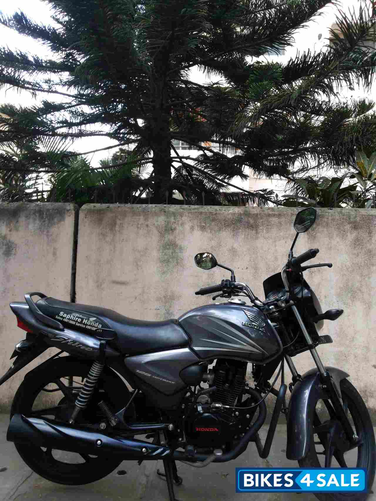 Grey Honda CB Shine