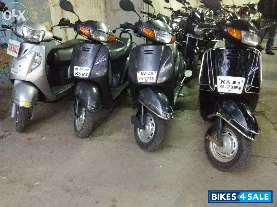 Gray Honda Activa